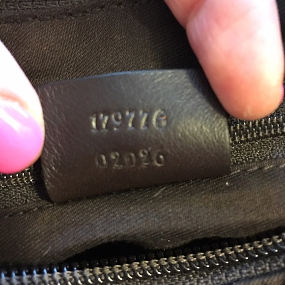 Gucci Authentic, LIKE NEW monogram handbag - Picture 2 of 15